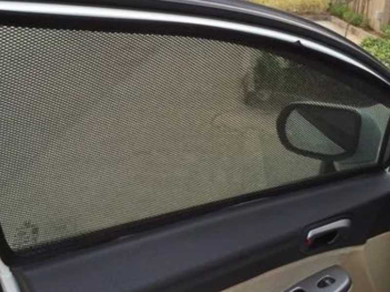 sjenila za auto smanjuju količinu sunčevog zračenja koja ulazi u kabinu.